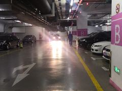 -新世界新丸中心-地下停车场