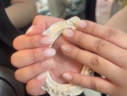 -芊屿芊浔美甲