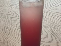 山葡萄玫瑰气泡水-青岛朗艺美术馆·海景咖啡