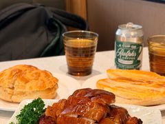 烧鹅叉烧拼盘-香港新发烧腊茶餐厅(书城店)