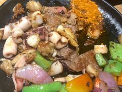 -爱伲PLUS·牛肉海鲜自助火锅(融创店)