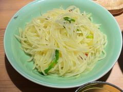 酸辣土豆丝-弄堂里(张家港曼巴特店)