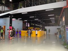 -嘿哟动霸CHUA·新潮玩运动娱乐中心·蹦床滑冰团建乐园