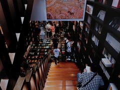 -钟书阁(松江泰晤士小镇店)