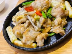 姜葱啫啫牛蛙-香港百合居(LCM置汇旭辉广场店)