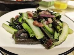 菜苔炒腊肉-莲餐厅·湖北菜·藕汤老手艺(愚园路店)