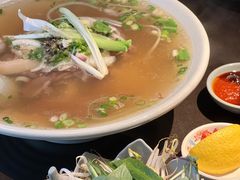 pho-大头虾越式风味餐厅(光明广场店)