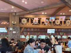 -横琴湾畔餐厅(长隆海洋王国白鲸剧场店)