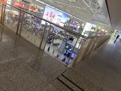 -麦当劳(上海虹桥站30B检票口楼上)