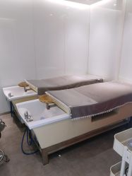 -LESSMORE科技头皮理容中心