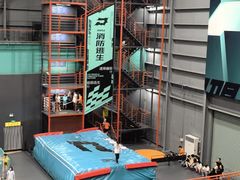 -极限PLAY运动娱乐新世界·团建派对潮玩休闲馆·室内蹦极高空游乐园