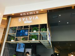 -POKEE VIA&Brunch·维娅(重庆来福士店)