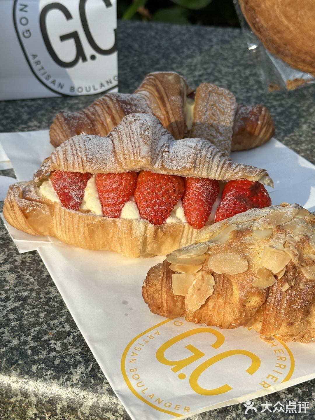 去太古汇只为炫一口可颂🥐