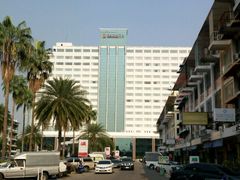 -曼谷湄南河畔华美达广场酒店