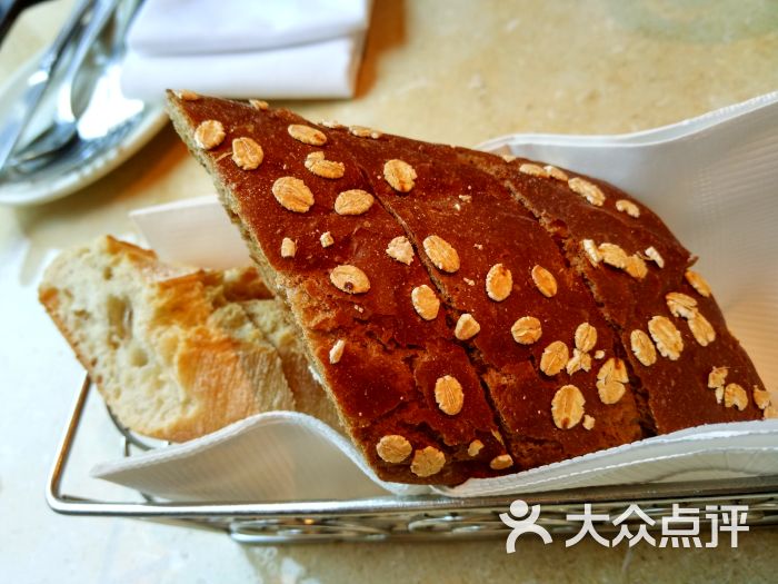 the cheesecake factory 芝乐坊餐厅(迪士尼小镇店)餐前面包图片 - 第