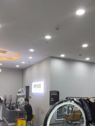 -藤野造型烫染·漂发