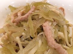 酸菜肉絲拌面-鼎泰丰(新港中心店)