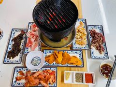 餐具摆设-大槐树烤肉馆