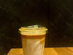 山茶花Dirty-瑞幸咖啡(深圳宝安机场国内到达厅店)