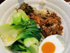 蚝汁卤肉饭-黑白电视长沙小吃(美林M·LIVE天地东座店)