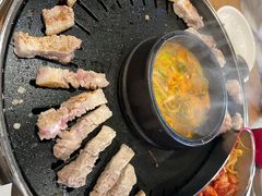 -江南猪肉商会无限续吃(弘大店)