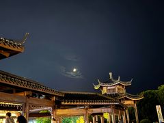 -巴陵广场