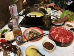 -鲜入围煮花胶鸡海鲜火锅