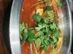 -野山舂·贵州现舂酸汤火锅(鸿通城店)