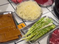-鹿鸣山草本茶香火锅(园西路店)