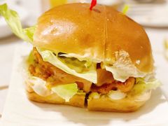 俄式双肉饼七层汉堡-吱咖啡西式简餐