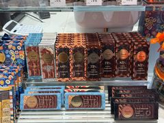 -VENCHI 闻绮(上海佛罗伦萨小镇店)
