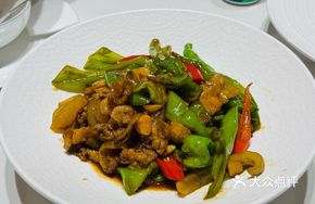 Double Pepper Sea Cucumber Stir-Fry with Pork