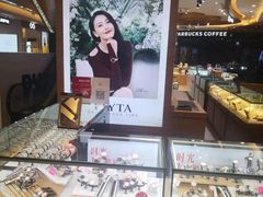 -王府井百货熙地港店