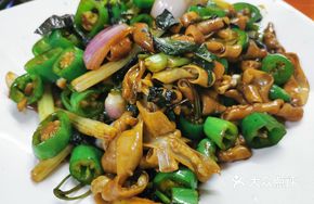 Braised Goose Intestine with Perilla and Chili