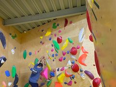 -问山MountQuest攀岩馆