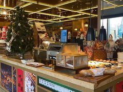 -大中华希尔顿酒店-念自助餐·嗨啤·小龙虾