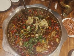 -乡土特色.冷锅鱼.牦牛肉汤锅