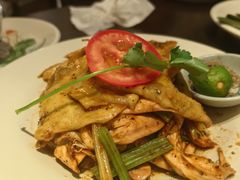 -大头虾越式风味餐厅(光明广场店)