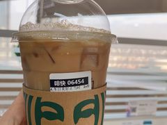 太妃榛果风味糖脆拿铁-星巴克(万都店)