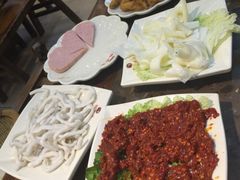 -憨石匠鲜菜土火锅(昆都店)