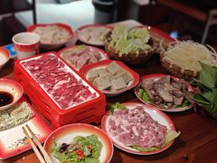 -夺欢喜贵州酸汤牛肉火锅(静安寺店)