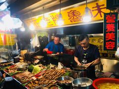 -六合夜市