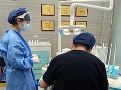 -上海仁爱医院口腔科 · 种植