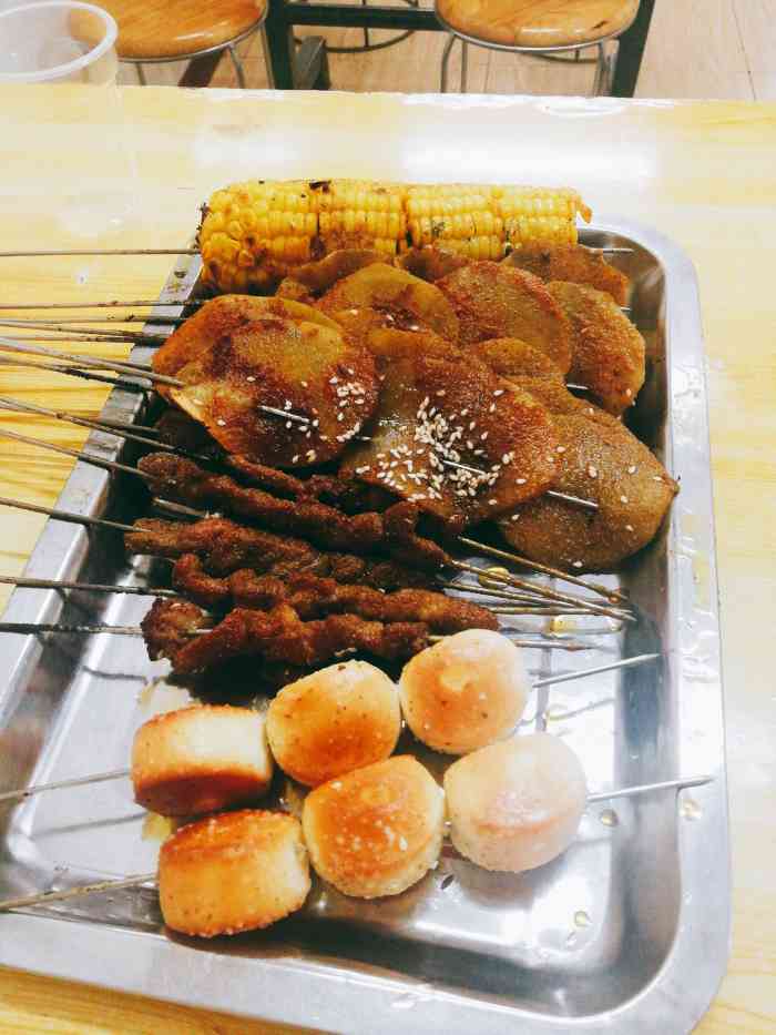 神农烧烤(堤角店)-"他家的肉串很好吃,肉很嫩很软,一根很大,.