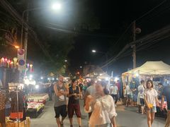 -周日夜市