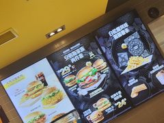 -麦当劳(轻轨曹杨路店)