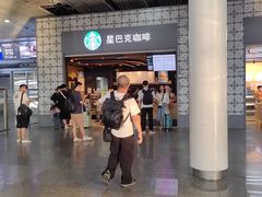 -星巴克(广州南站A18检票口楼上)