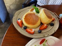 莓果奶油芝士舒芙蕾松饼-UPPER KITCHEN(延安路店)
