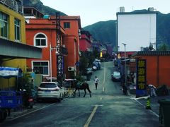 -百里峡七彩艺术小镇