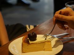 巴斯克芝士-black rainbow coffee